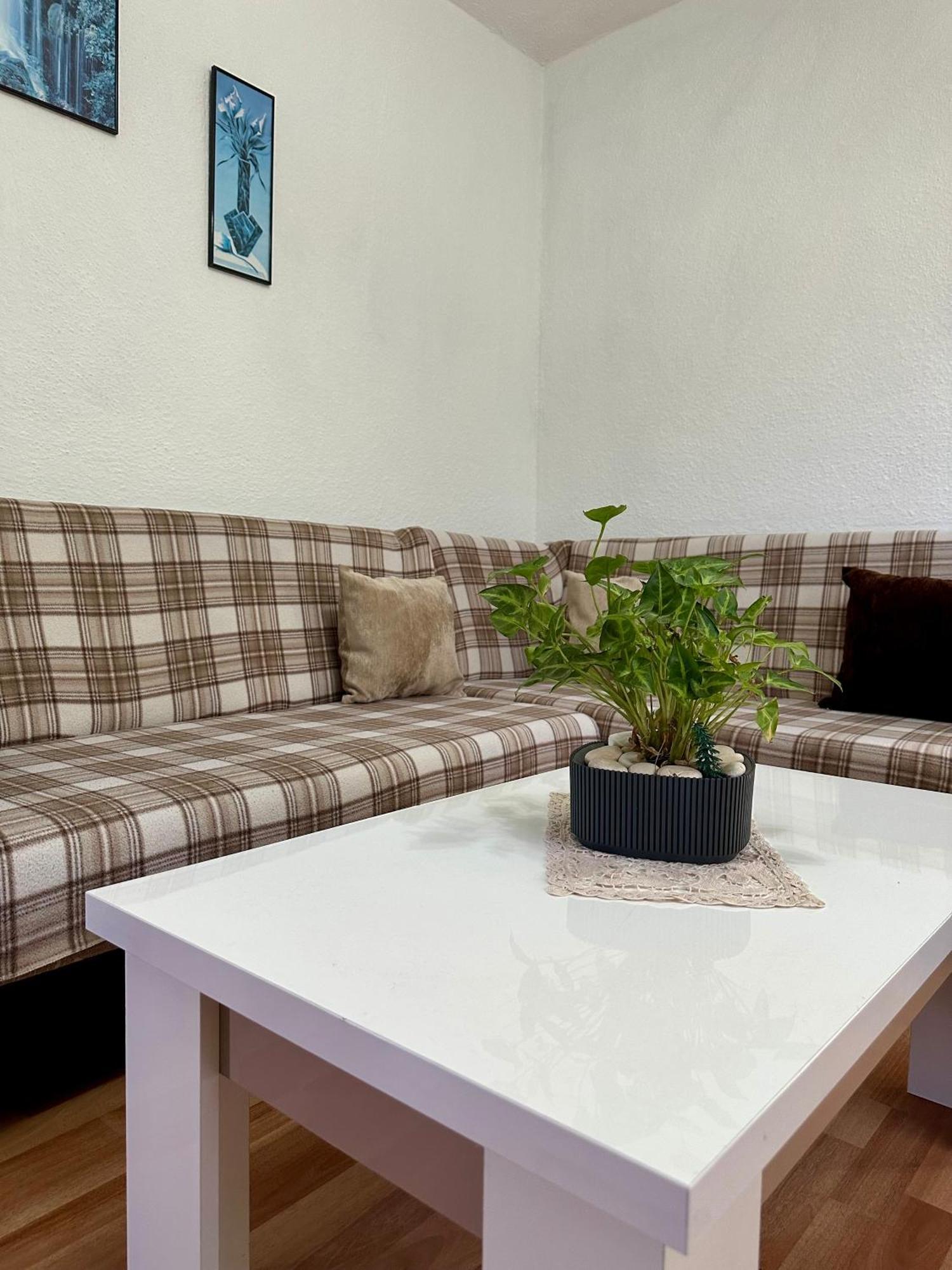 Jea House Appartement Pogradec Buitenkant foto